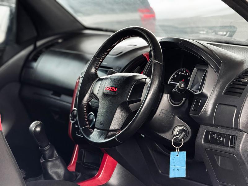 D-MAX SPACE CAB 2.5 Ddi X-SERIES 