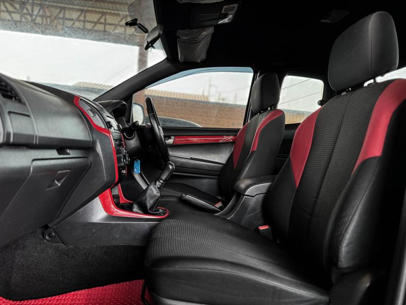 D-MAX SPACE CAB 2.5 Ddi X-SERIES 