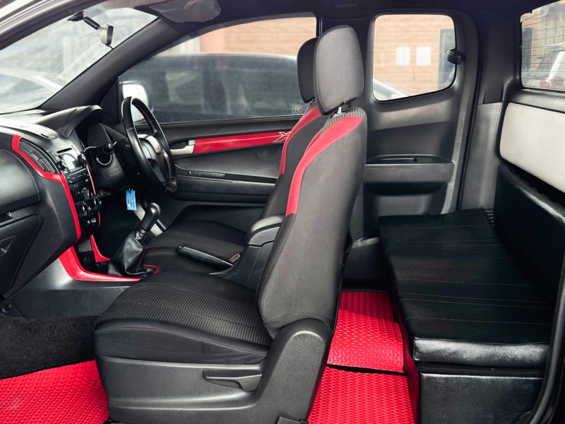 D-MAX SPACE CAB 2.5 Ddi X-SERIES 