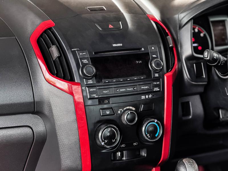 D-MAX SPACE CAB 2.5 Ddi X-SERIES 