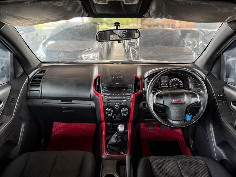 D-MAX SPACE CAB 2.5 Ddi X-SERIES 