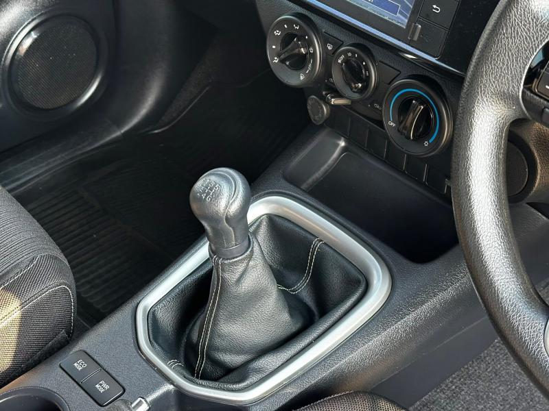 HILUX REVO 4DR 2.4 ENTRY PRERUNNER