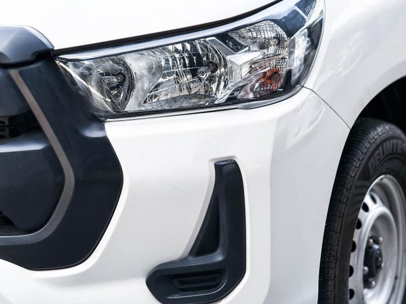 REVO SINGLE CAB 2.4 ENTRY