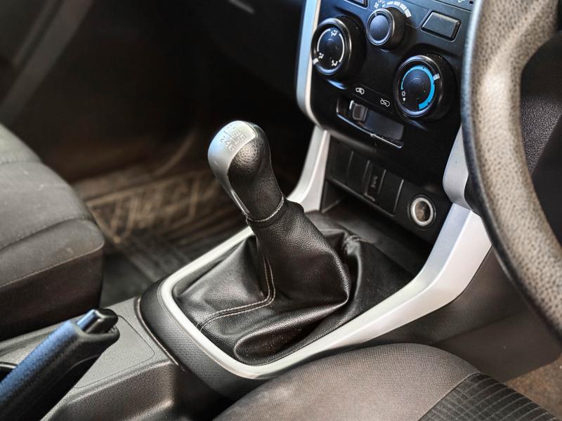 D-MAX CAB 1.9 L Ddi HILANDER , MT 
