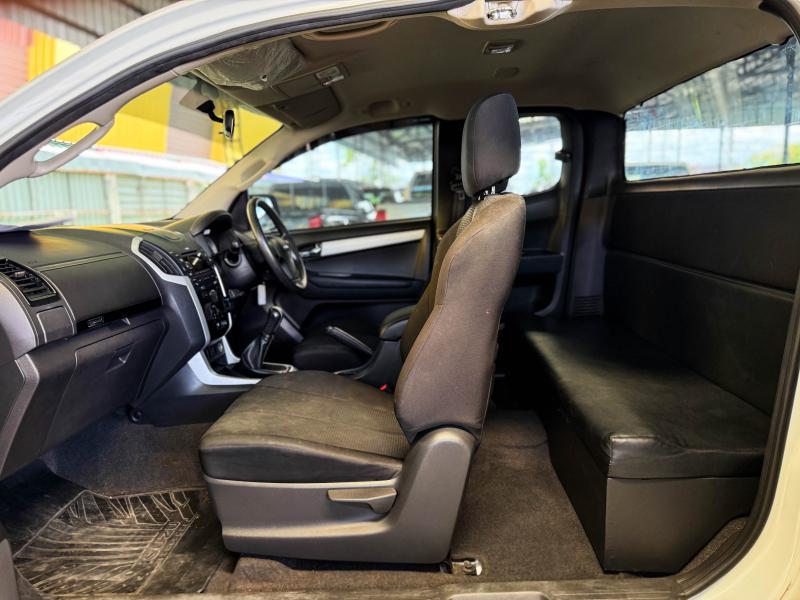 D-MAX CAB 1.9 L Ddi HILANDER , MT 