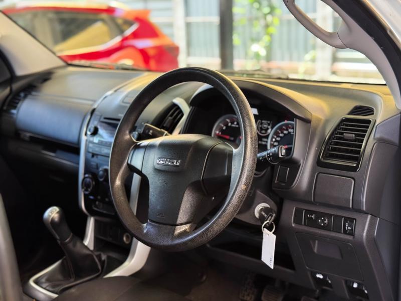 D-MAX CAB 1.9 L Ddi HILANDER , MT 