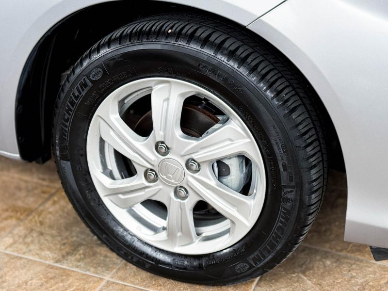 BRIO 1.2 V CVT 