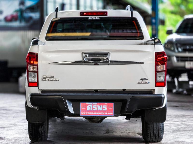 D-MAX VCROSS 4DR 3.0 Z 4X4 ,AT 