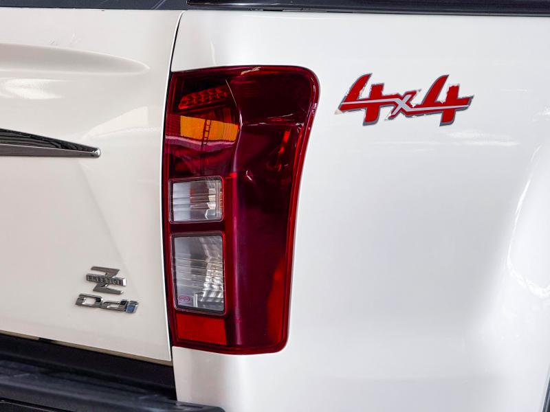 D-MAX VCROSS 4DR 3.0 Z 4X4 ,AT 
