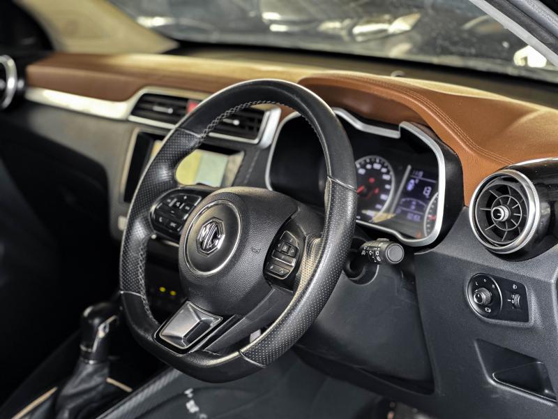 MG ZS 1.5 X i-SMART 