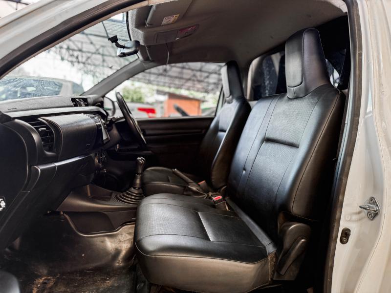 REVO SINGLE CAB 2.4 ENTRY