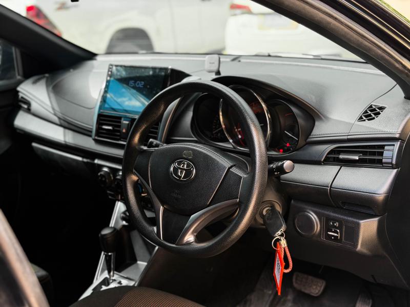 YARIS HATCHBACK 1.2 E