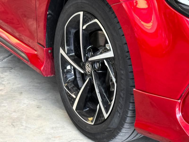 MG 5 1.5 X SUNROOF CVT 