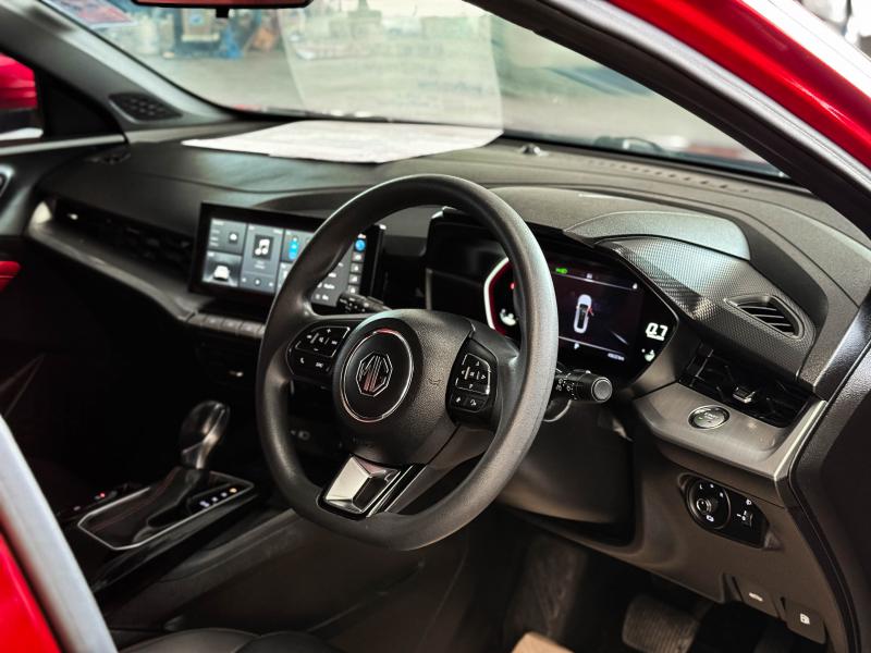 MG 5 1.5 X SUNROOF CVT 