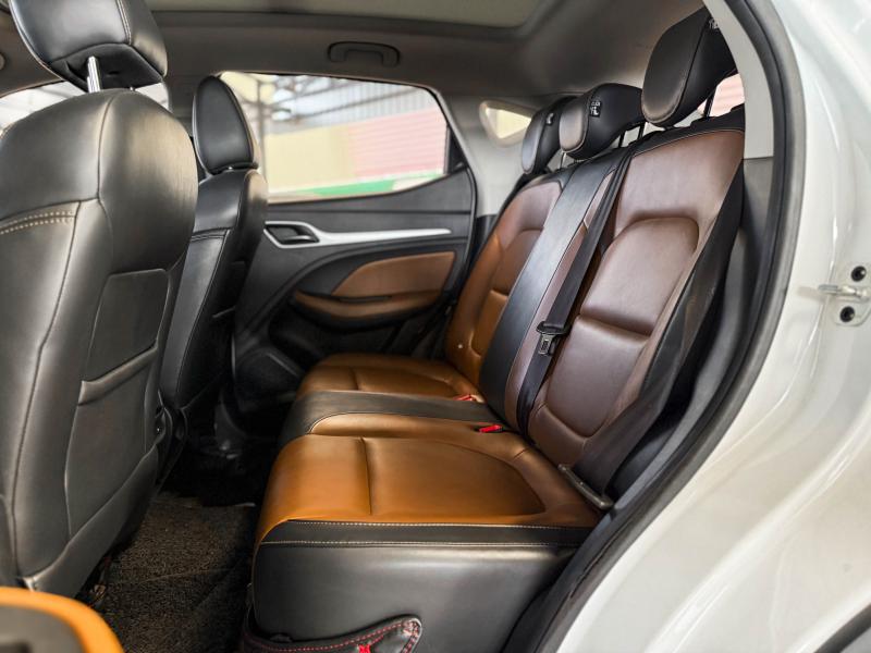 MG ZS 1.5 X SUNROOF i-SMART