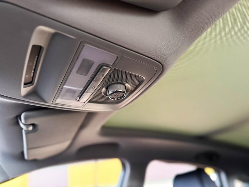 MG ZS 1.5 X SUNROOF i-SMART