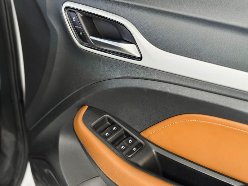 MG ZS 1.5 X SUNROOF i-SMART