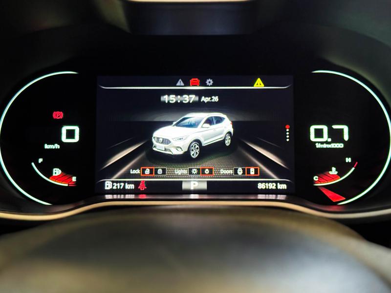 MG ZS 1.5 X SUNROOF i-SMART