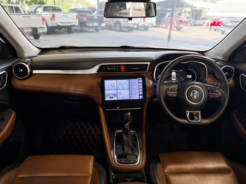 MG ZS 1.5 X SUNROOF i-SMART