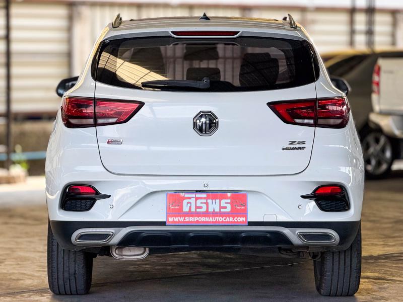 MG ZS 1.5 X SUNROOF i-SMART