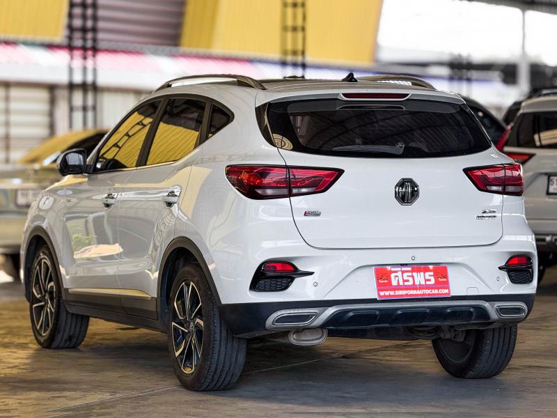 MG ZS 1.5 X SUNROOF i-SMART