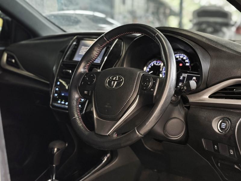 YARIS HATCHBACK 1.2 MID