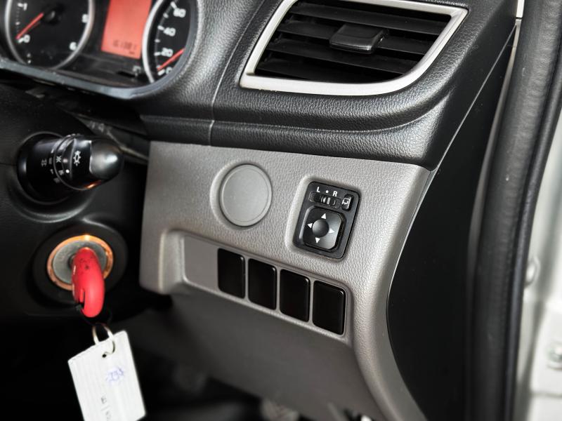 TRITON MEGA CAB 2.5 GLX 