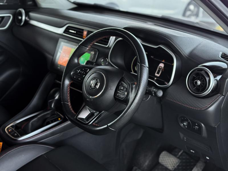 MG ZS 1.5 LIMITRD EDITION SUNROOF 