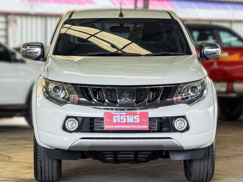 TRITON PLUS MEGACAB 2.4 GLS LTD 