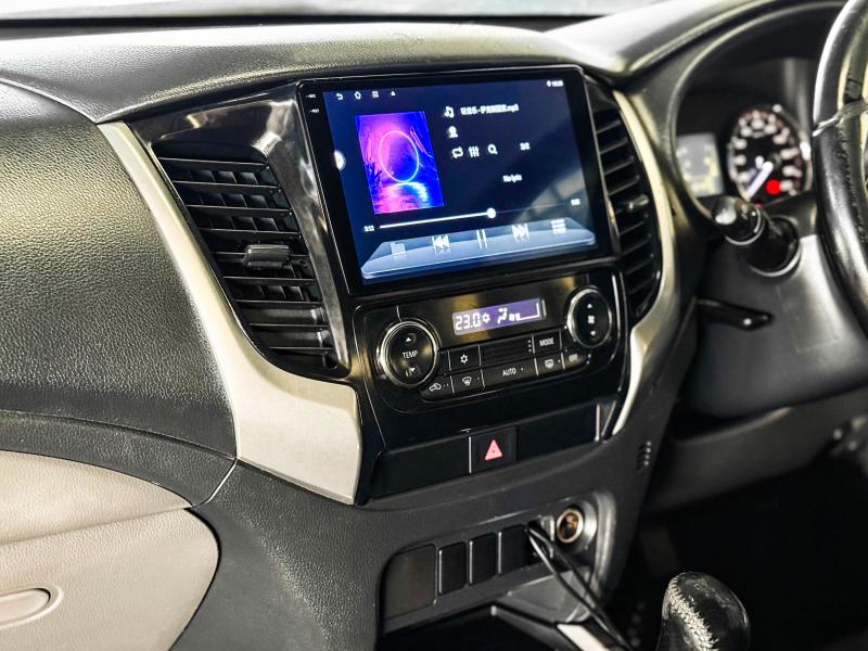 TRITON PLUS MEGACAB 2.4 GLS LTD 