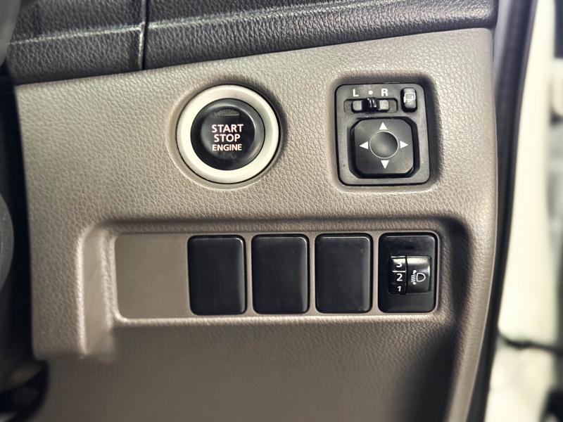 TRITON PLUS MEGACAB 2.4 GLS LTD 
