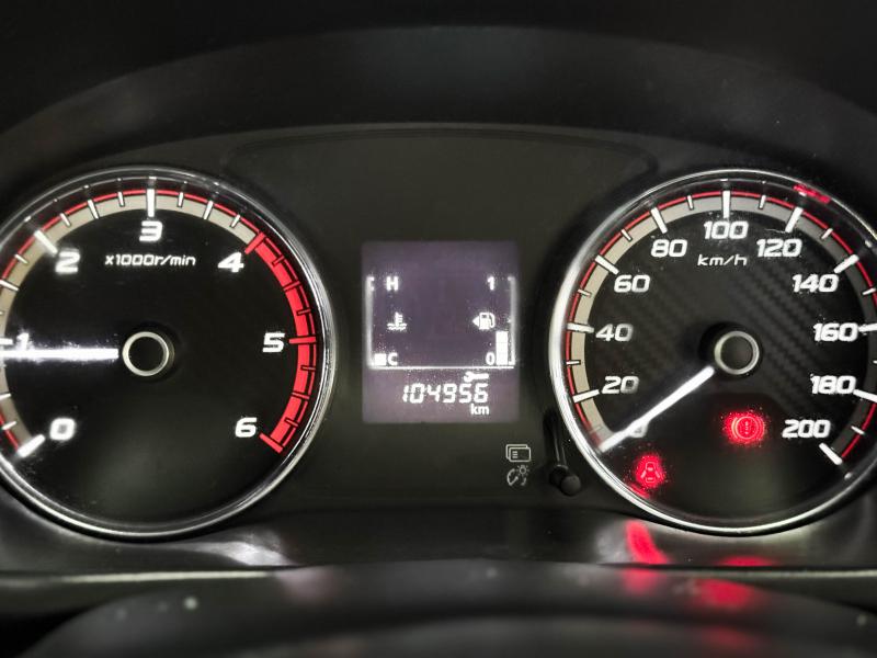 TRITON PLUS MEGACAB 2.4 GLS LTD 