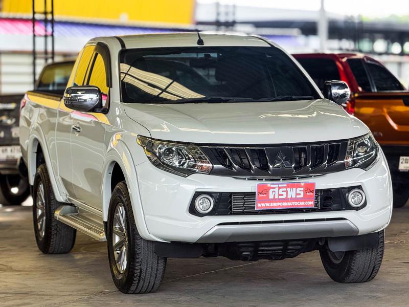 TRITON PLUS MEGACAB 2.4 GLS LTD 