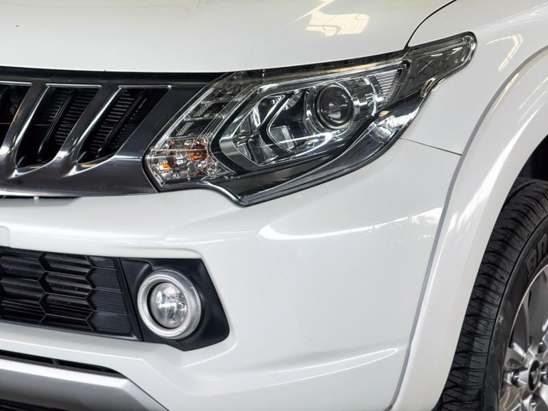 TRITON PLUS MEGACAB 2.4 GLS LTD 