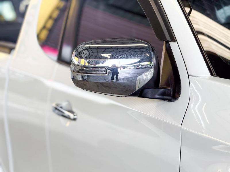 TRITON PLUS MEGACAB 2.4 GLS LTD 