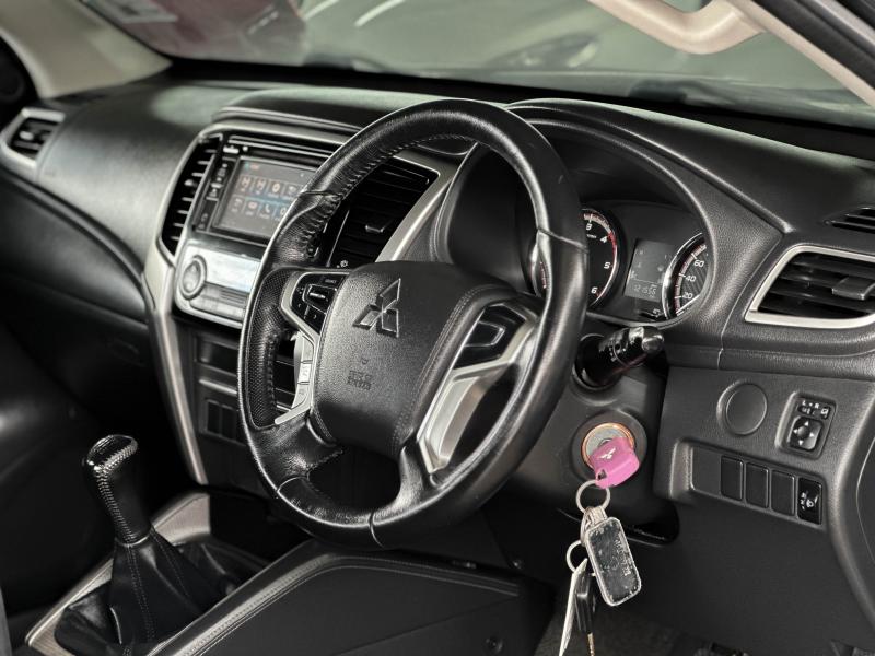 TRITON PLUS 4 DR 2.4 GLX