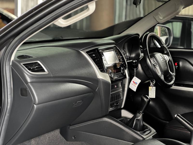 TRITON PLUS 4 DR 2.4 GLX