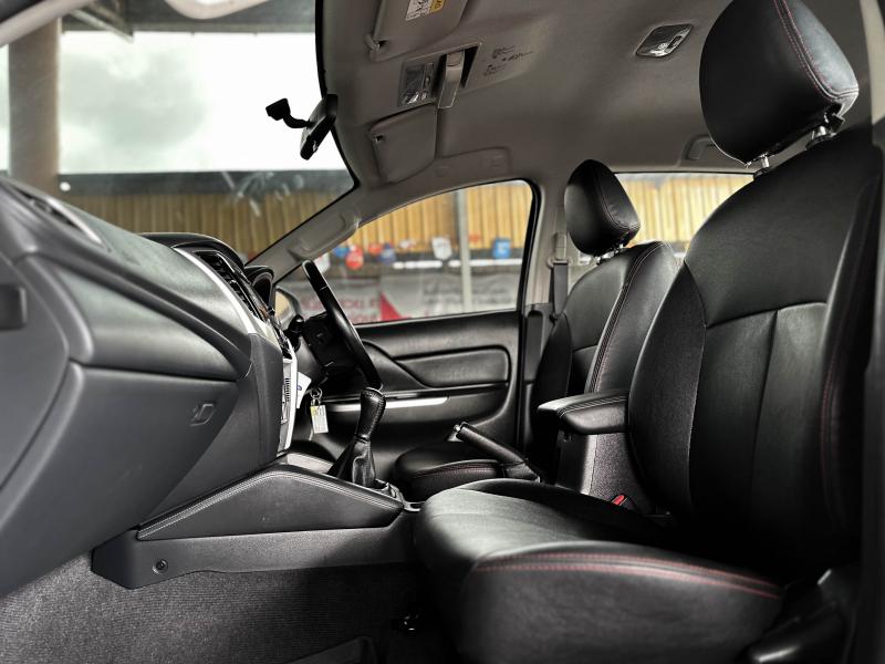 TRITON PLUS 4 DR 2.4 GLX