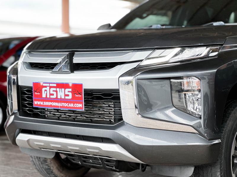 TRITON PLUS 4 DR 2.4 GLX