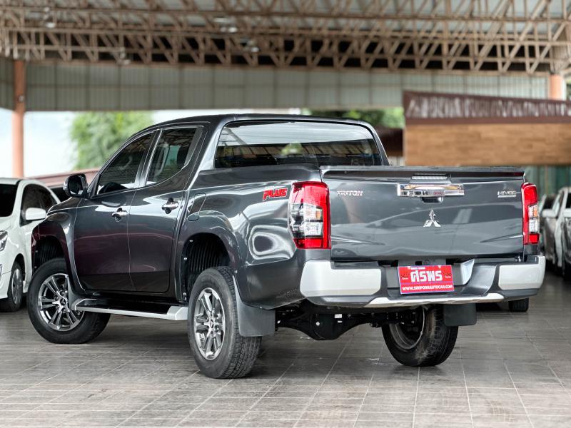 TRITON PLUS 4 DR 2.4 GLX