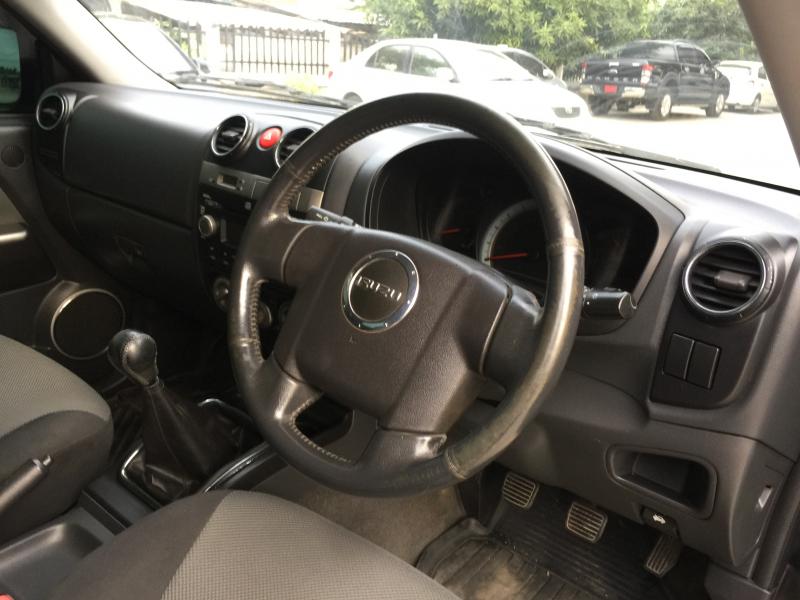 D-MAX SUPER TITANIUM CAB 2.5 HI-LANDER,M/T