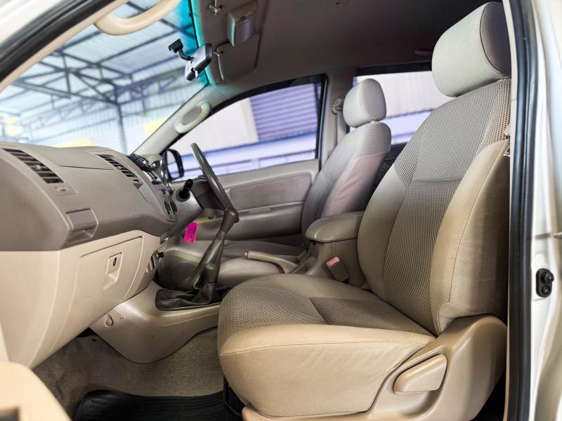 VIGO 4DR 2.5 E 4X4 PRERUNNER