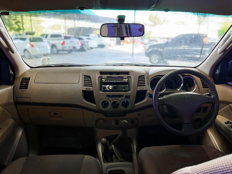 VIGO 4DR 2.5 E 4X4 PRERUNNER