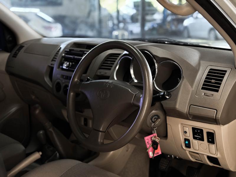 VIGO 4DR 2.5 E 4X4 PRERUNNER
