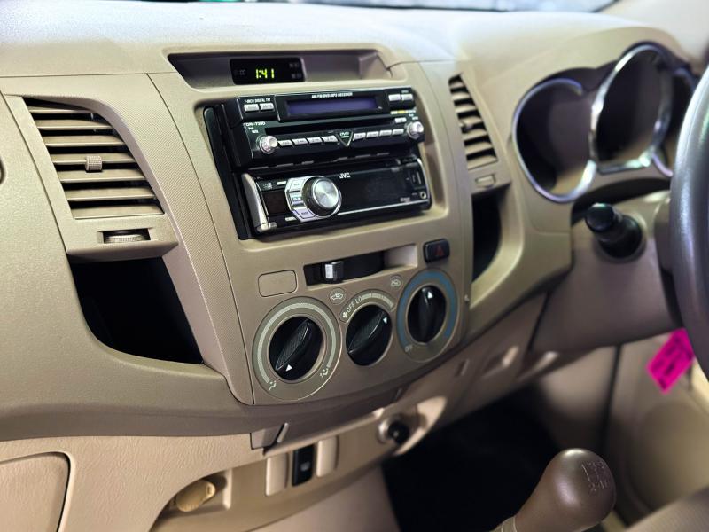 VIGO 4DR 2.5 E 4X4 PRERUNNER