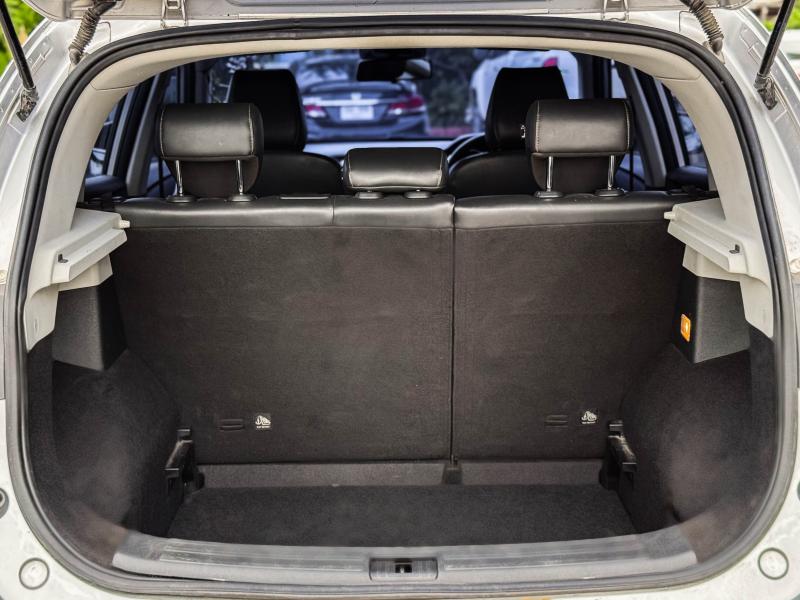 MG ZS 1.5 X SUNROOF i-SMART