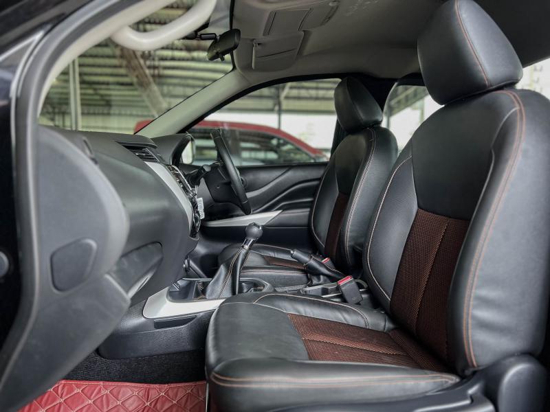 NAVARA NP-300 KING CAB 2.5 E BLACK EDITION 