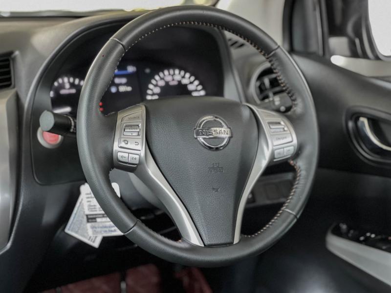 NAVARA NP-300 KING CAB 2.5 E BLACK EDITION 