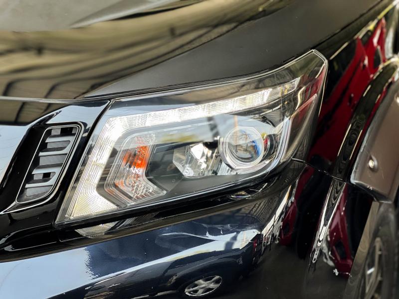 NAVARA NP-300 KING CAB 2.5 E BLACK EDITION 