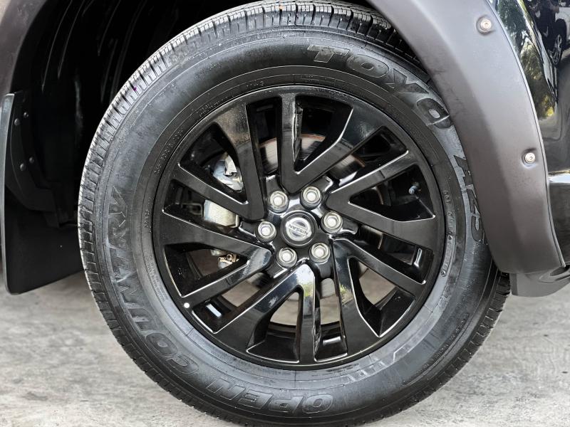 NAVARA NP-300 KING CAB 2.5 E BLACK EDITION 